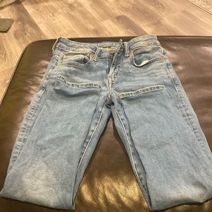 American eagle medium wash skinny jeans size 28,28